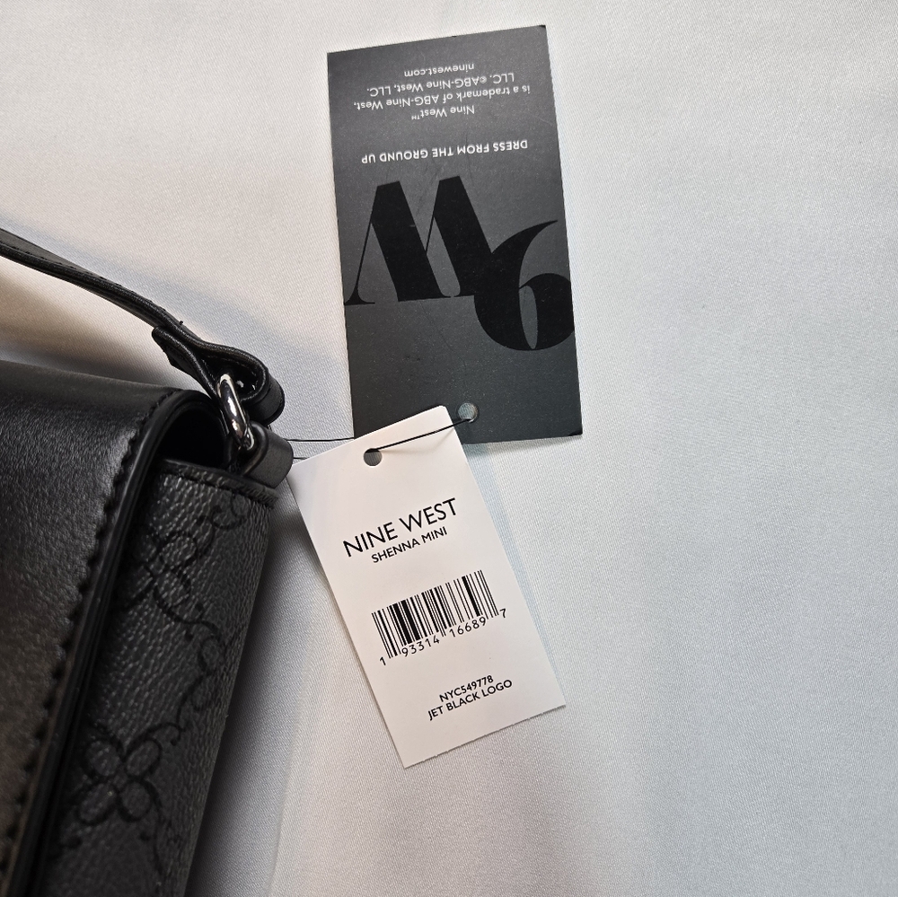 Nine West Black Crossbody Bag with Elegant Design and Adjustable Strap - Picture 6 of 8